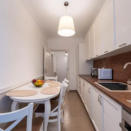 Apartment Mohost Sonia - Quiet Comfort Steps From Coresi *
